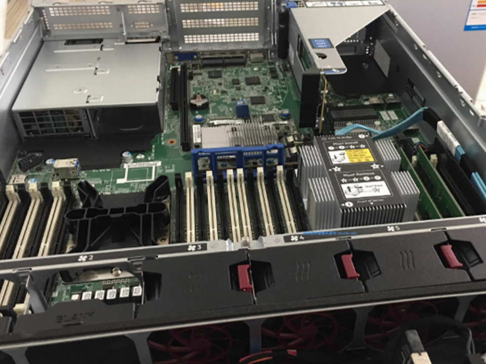 ProLiant DL380 Gen10 - 12 Schacht LFF 12x 3,5 Server